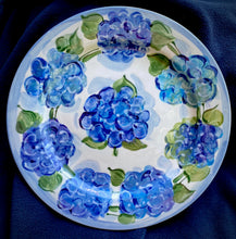 Load image into Gallery viewer, Ceramic Hydrangea Salad/Dinner/Charger Plate set