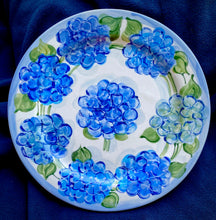 Load image into Gallery viewer, Ceramic Hydrangea Salad/Dinner/Charger Plate set