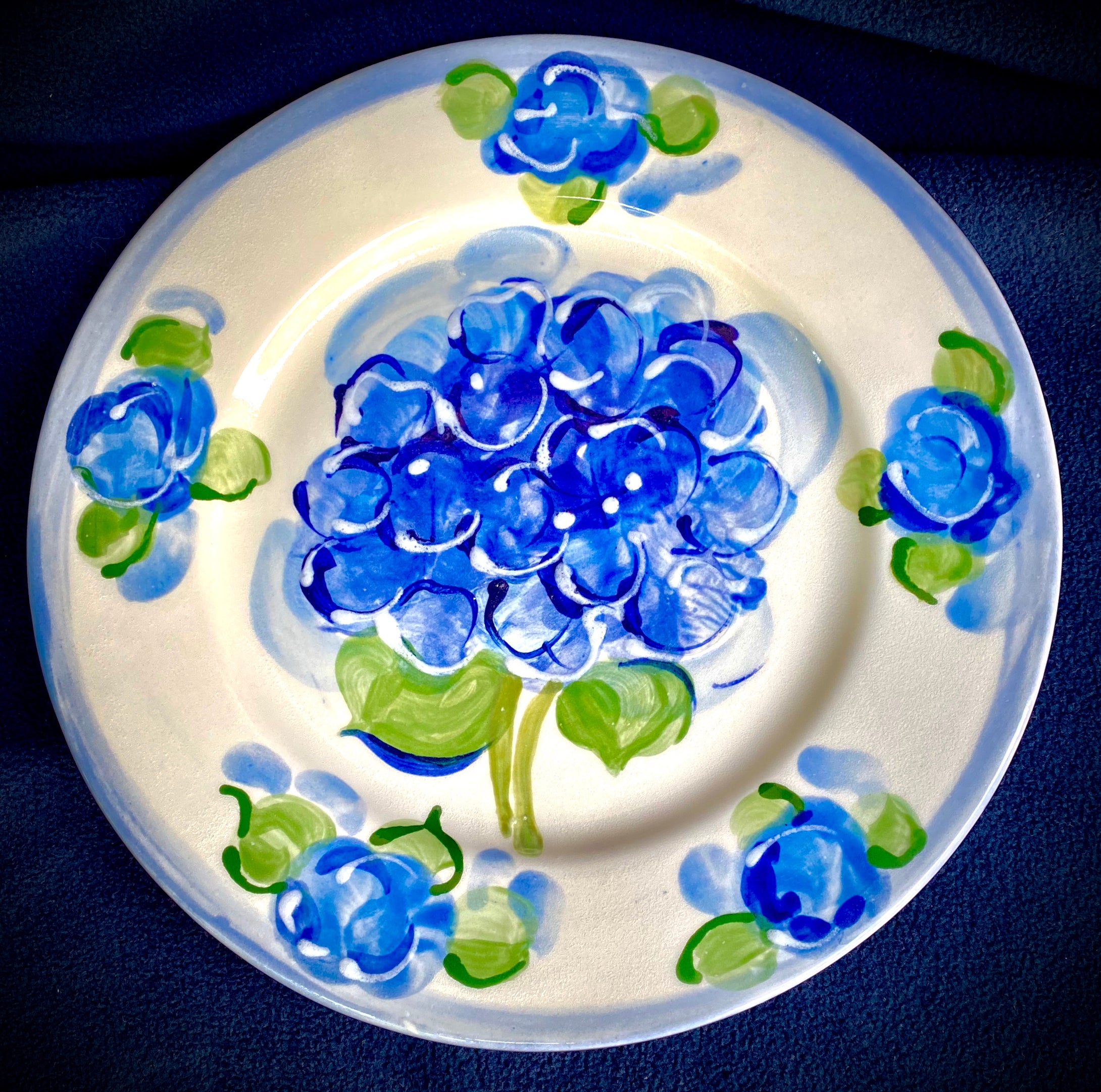 Ceramic Hydrangea Salad/Dinner/Charger Plate set