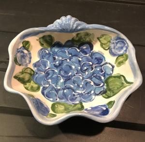 6.5" Ceramic Hydrangea Shell Bowl
